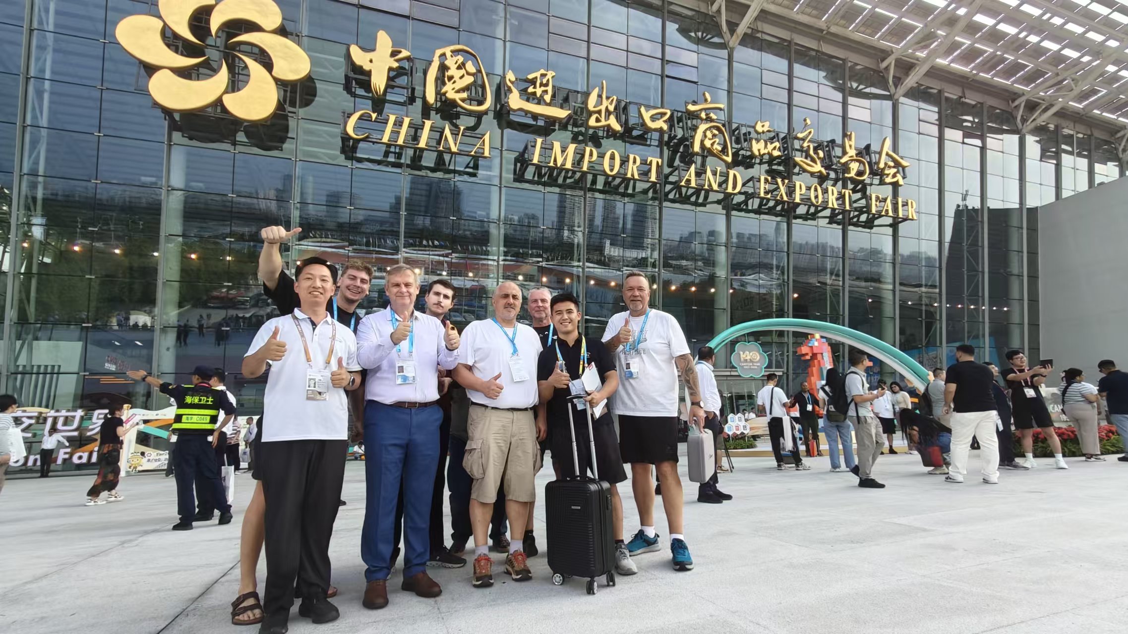 Canton Fair yields friendships and expressions of interest in cooperation from clients across many countries Canton Fair yields friendships and expressions of interest in cooperation from clients across many countries