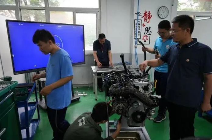 Our factory golf cart maintenance skills competition was successfully held Our factory golf cart maintenance skills competition was successfully held