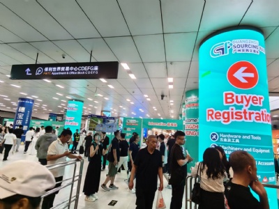 广交会正式开展，我们的太阳能高尔夫球车备受关注