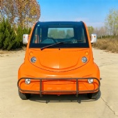 Fully enclosed 4-seater low-speed electric patrol vehicle